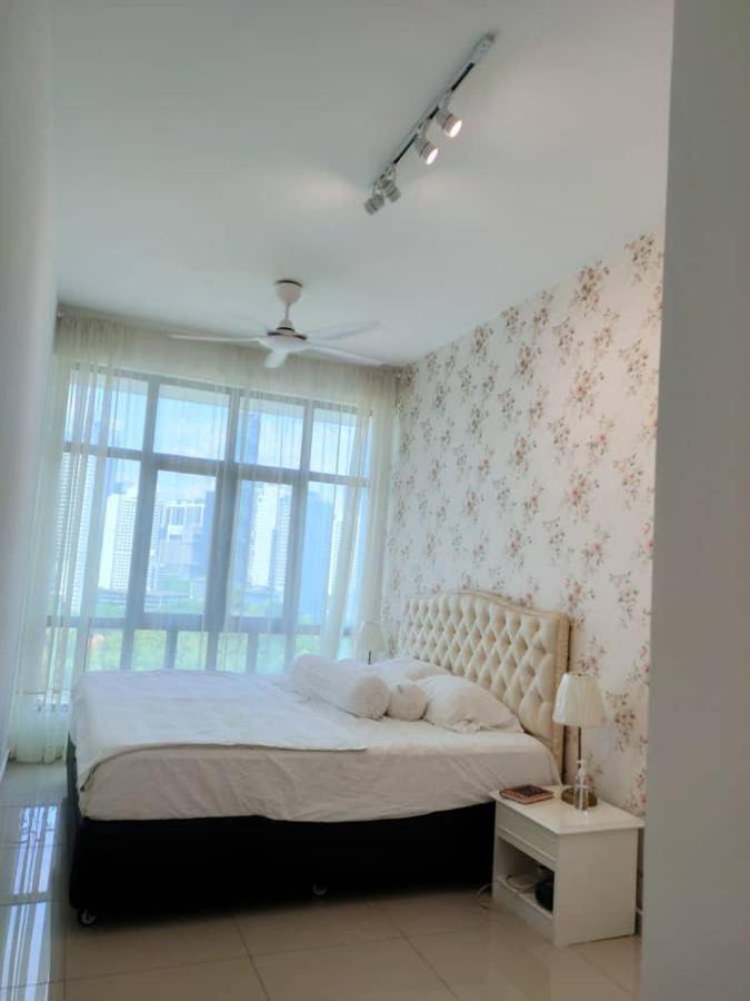 Klcc Legasi Direct View With A Superking Bed At A 3-Bedroom Premium Unit Куала Лумпур Екстериор снимка