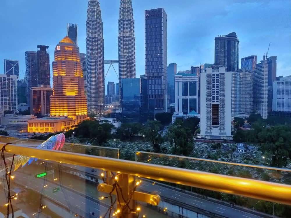 Klcc Legasi Direct View With A Superking Bed At A 3-Bedroom Premium Unit Куала Лумпур Екстериор снимка