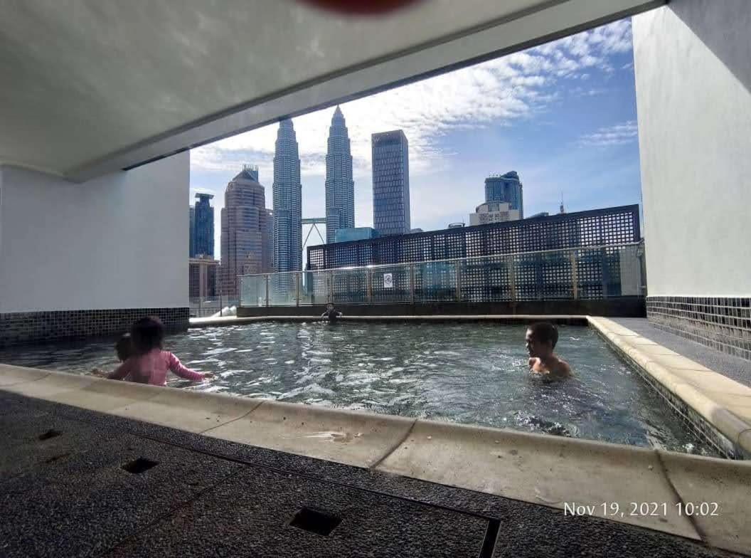 Klcc Legasi Direct View With A Superking Bed At A 3-Bedroom Premium Unit Куала Лумпур Екстериор снимка
